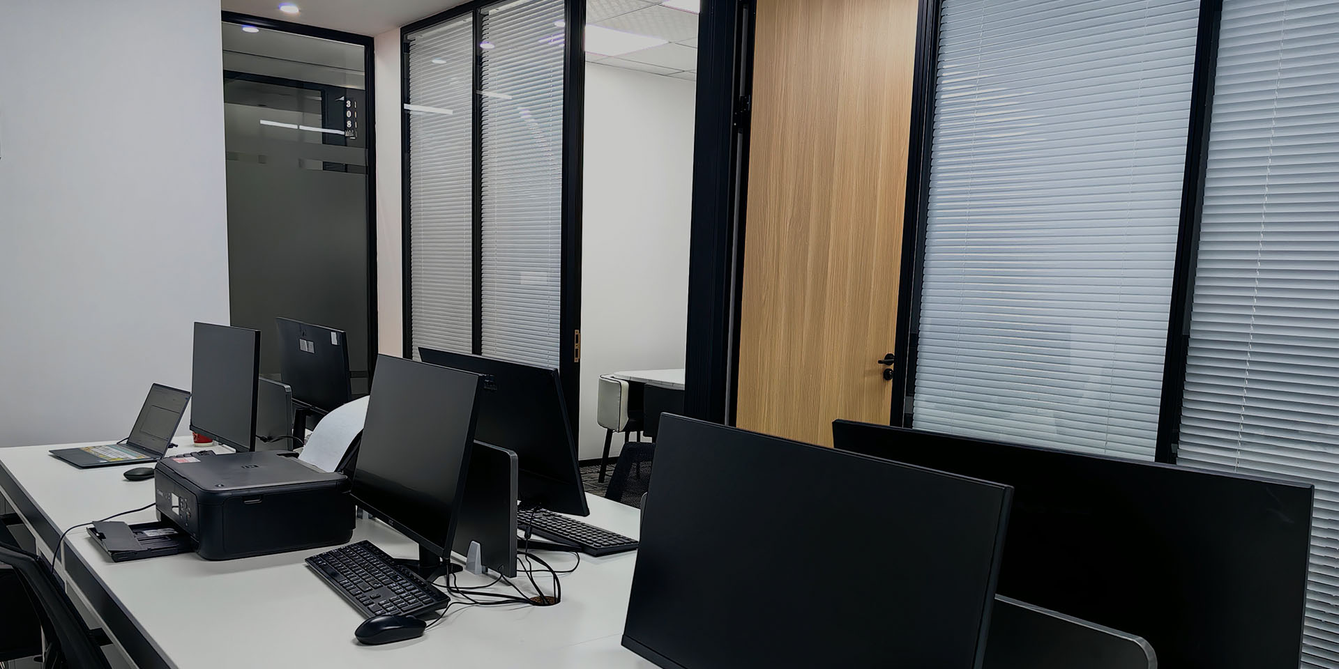 精诚合作，服务至上